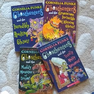 Ghosthunters Scholastic book set